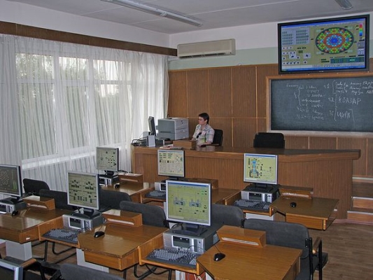 Компьютерный класс имени профессора В.В.Хромова на кафедре №5
